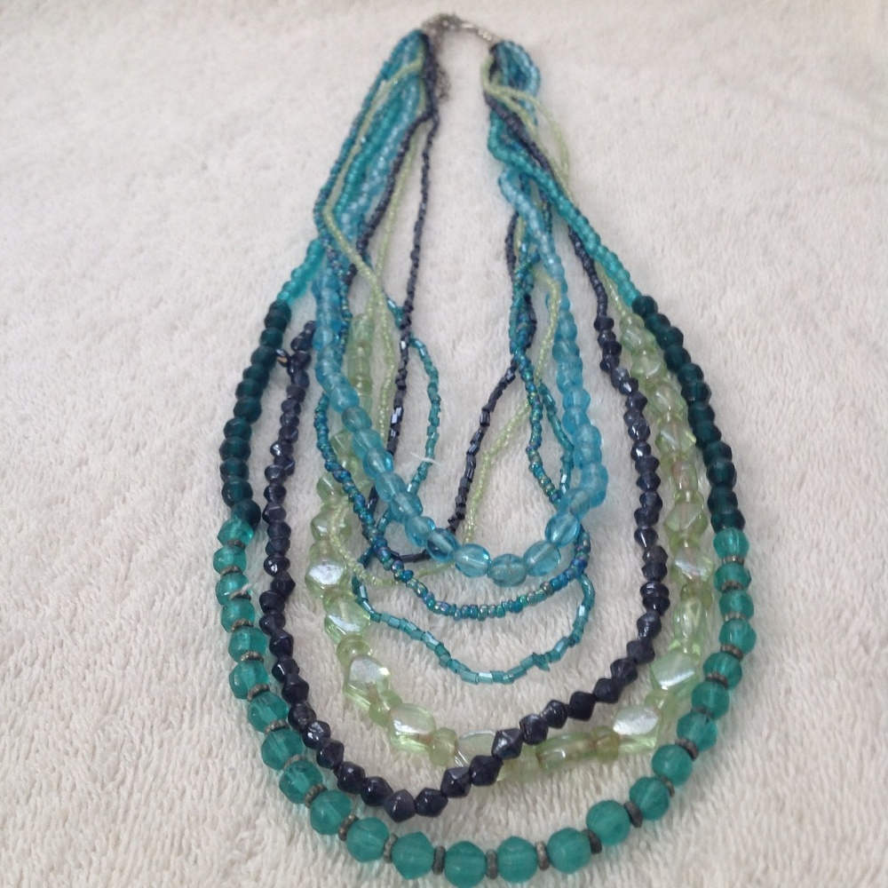 Multi color necklace